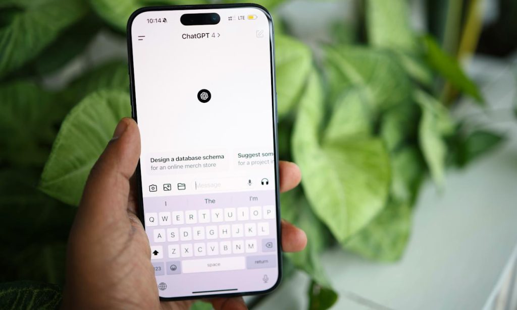 ChatGPT سيتوقف عن العمل في واتساب