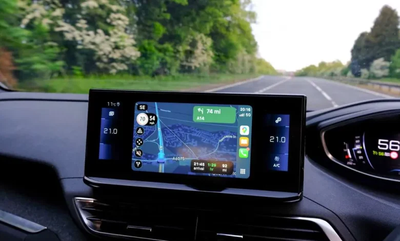 خرائط جوجل تضيف ميزة التوجيه المباشر للمسارات لسائقي سيارة Polestar 4